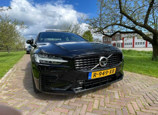 Volvo_S60 T8 Recharge AWD R-Design 